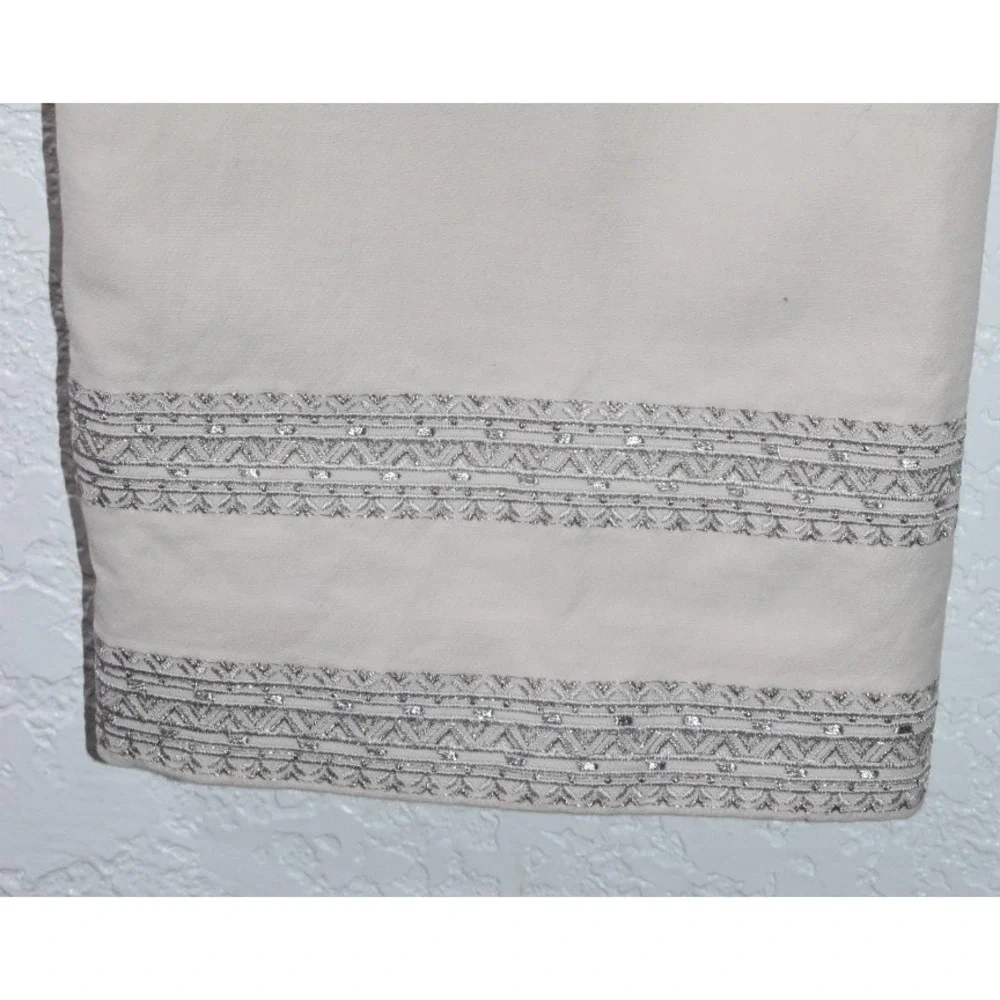 White House Black Market 12 Embroidered THE STRAIGHT CROP Stretch Ivory Cream - Picture 13 of 16